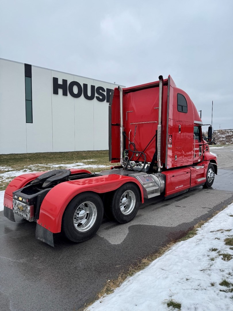 2018 MACK CXU613 - USED TRUCKS SLEEPER - image 6